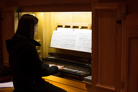 marion_franziskus_orgel.jpg 